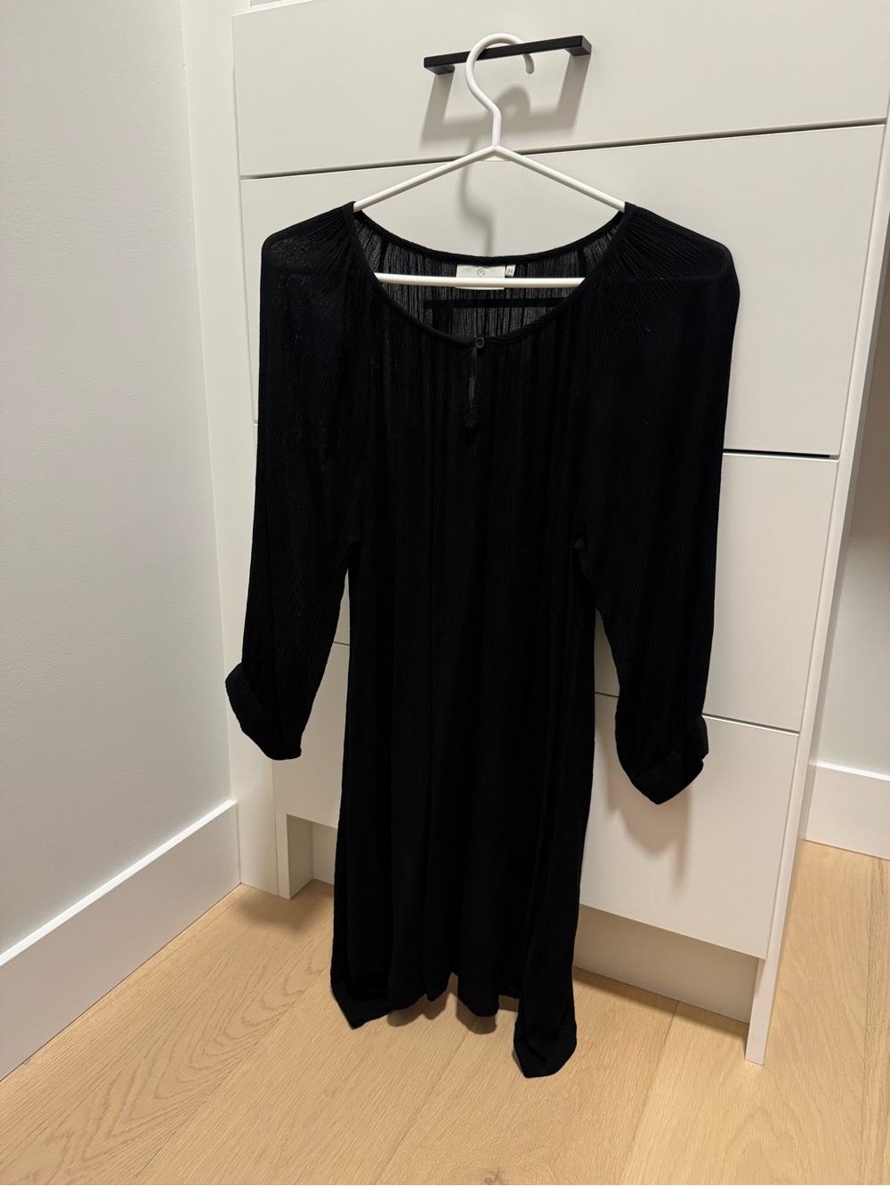 Large- Women’s Black 3/4 Sleeve Scoop-Neck Tunic Dress